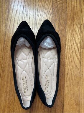 Black Pointed Toe Slip-On Flats